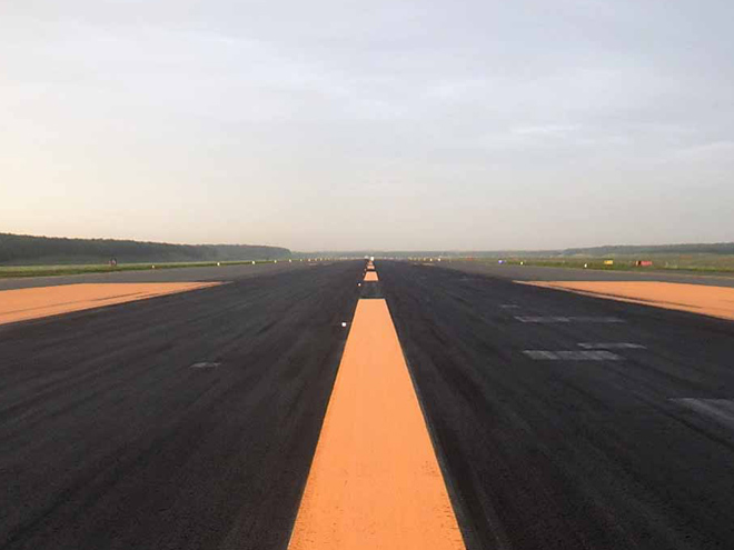 社会インフラ整備　千歳空港滑走路