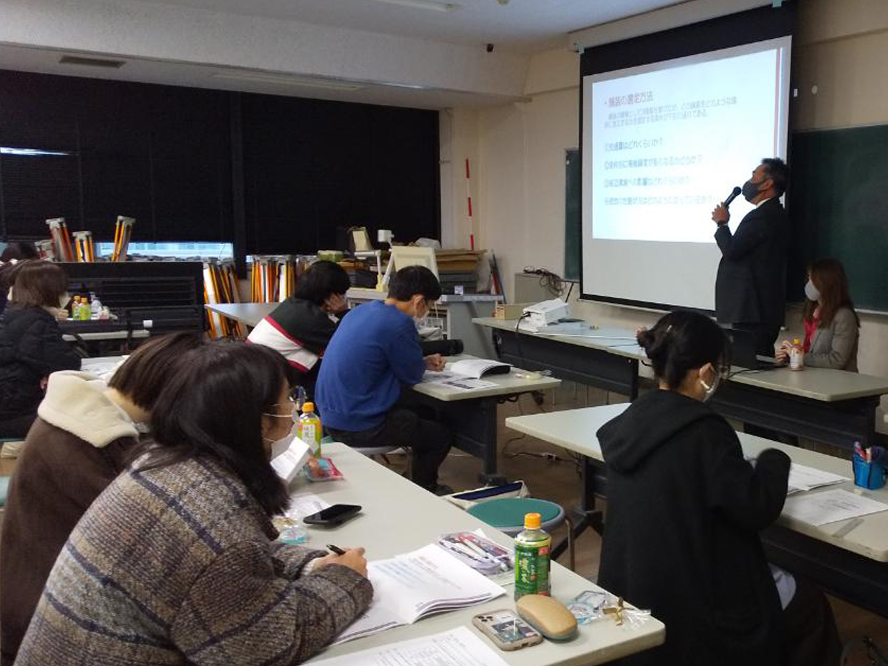 東京農業大学地域環境科学部造園科学科出前授業の様子