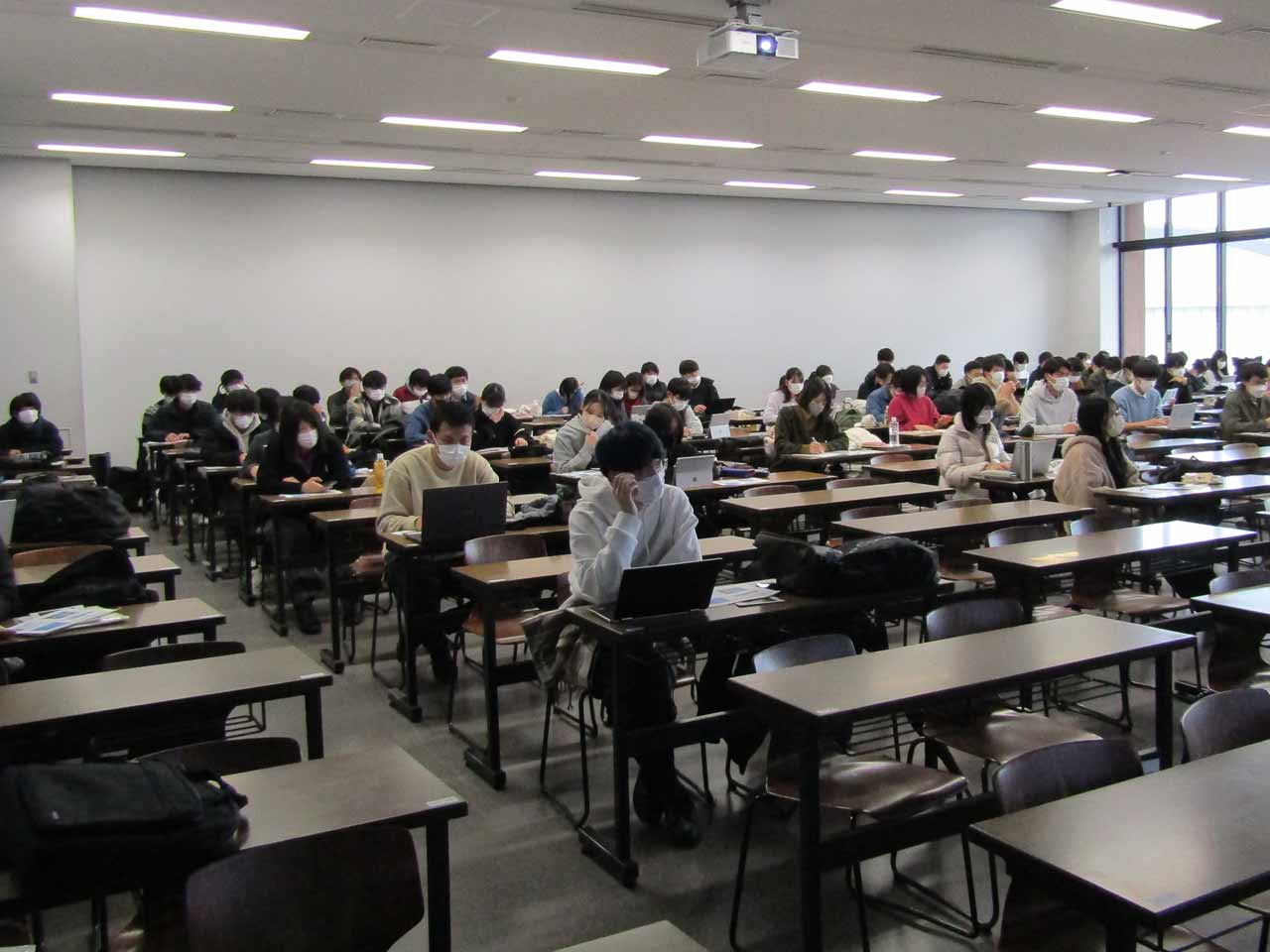 東京農業大学出前講義の様子